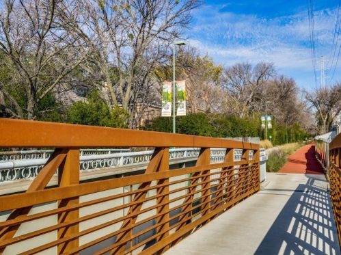 4704 Abbott Ave, Dallas TX 75205-3233 exterior