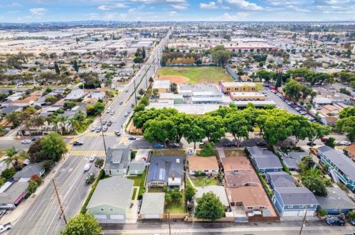 243 Valencia Dr, Fullerton CA 92831-4904 exterior