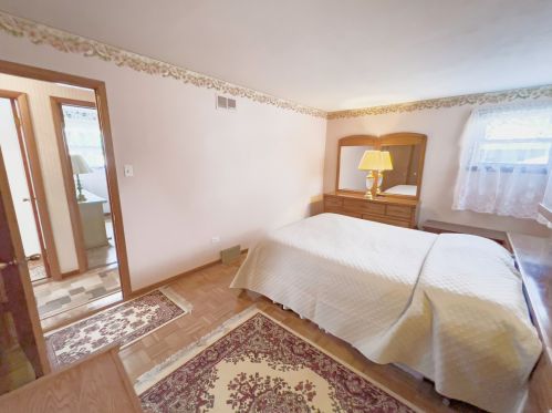 10733 Nordica Ave, Worth IL 60482-1442 exterior