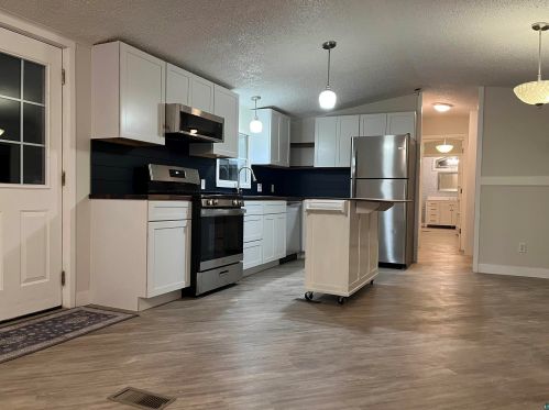 5047 Boulder Dr, Duluth MN 55811-1591 exterior