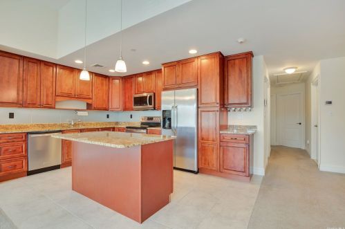 34 Della Dr, Babylon NY  11704-6240 exterior