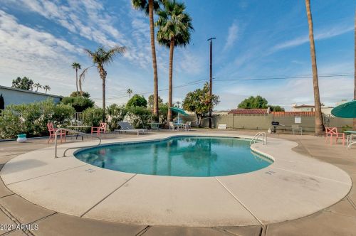 1030 Bethany Home Rd, Phoenix AZ 85014-2230 exterior