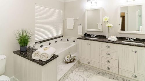 5564 Foxhunt Way, Naples FL exterior