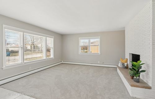 245 Kimbell Ave, Elmhurst IL 60126-1829 exterior