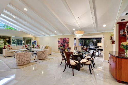 13 Gln Dr, Boynton Beach FL 33436-6207 exterior