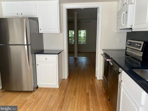 7641 Heatherton Ln, Rockville MD  20854-3203 exterior