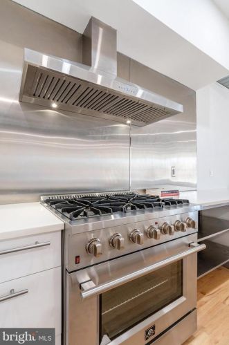 2218 Emerald St, Philadelphia PA 19134-2505 exterior