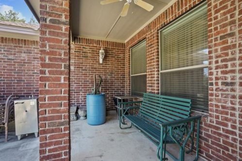 719 Silent Holw, San Antonio TX 78260-6276 exterior
