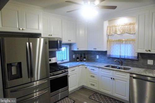 527 Latona Ave, Trenton NJ 08618-2439 exterior