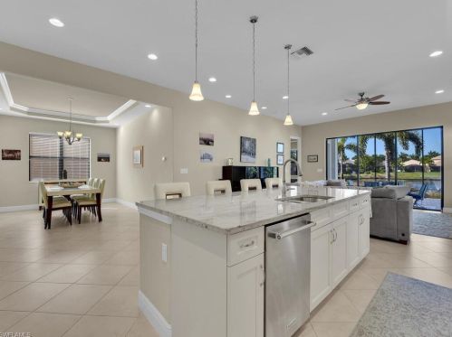 1641 Serrano Cir, Naples FL 34105-4953 exterior