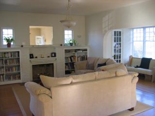 5217 Meridian Ave, Seattle WA  98103-6134 exterior