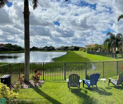 12049 Knightsbridge Ln, Fort Pierce FL 34987-2731 exterior