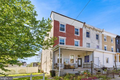 3900 Fairmount Ave, Philadelphia PA  19104-1806 exterior