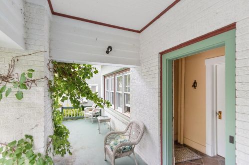 2427 Stratford Ct, Milwaukee WI 53211-2635 exterior