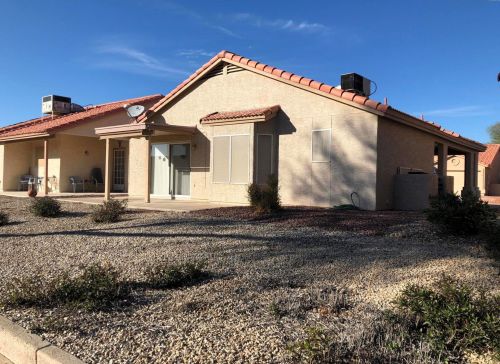 1677 Lindrick Dr, Chandler AZ  85249-8746 exterior