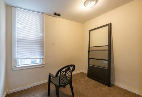 2102 Roscoe St, Chicago IL 60618-5819 exterior