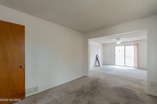 9151 Deer Trl Cir, Tucson AZ 85710-8034 exterior