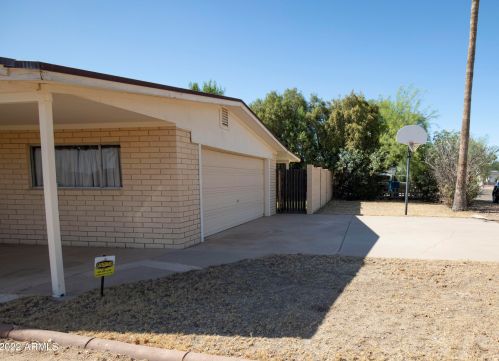 2240 Angela Dr, Phoenix AZ 85032-2351 exterior