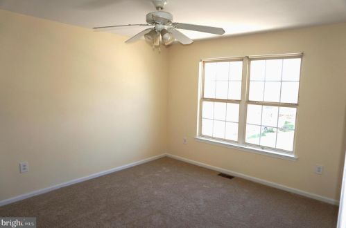 21 Fallview Ct, Trenton NJ 08690-3216 exterior