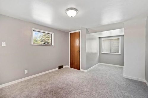 1253 Lakewood Ave, Pittsburgh PA 15229-1729 exterior