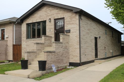 4191 Emerald Ave, Chicago, IL 60609-2646