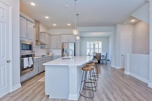 9545 Park Village Dr, Tampa FL  33626-5153 exterior