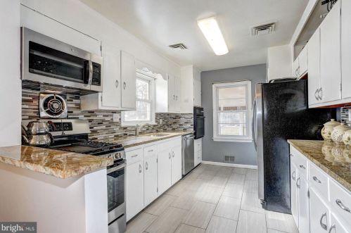 5030 Avoca Ave, Ellicott MD 21043-6615 exterior