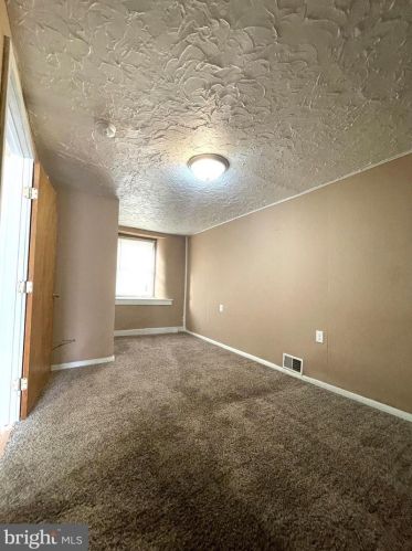 10 Upland Ave, Chester PA 19015-2445 exterior