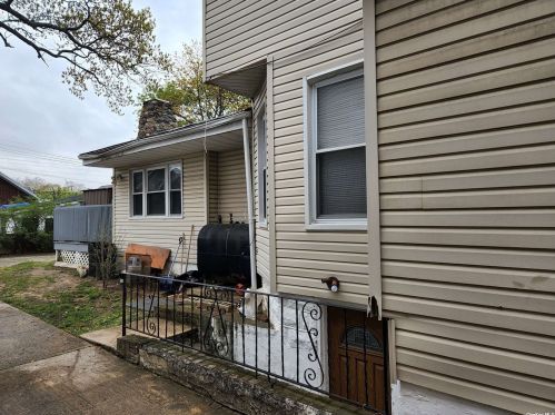 56 Jamaica Ave, Valley Stream NY 11580-6314 exterior