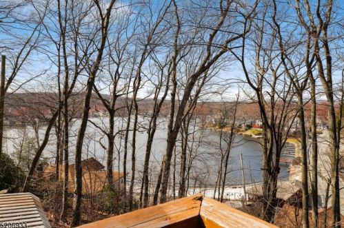 39 Cliffside Trl, Parsippany NJ 07834-2008 exterior