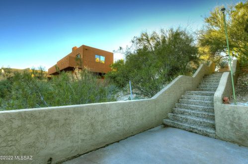 835 Placita Del Mirador, Tucson AZ 85718-1973 exterior