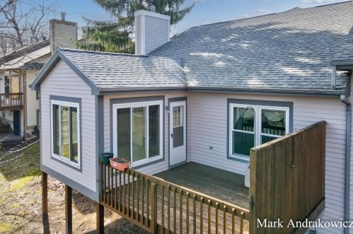 2055 Cross Creek Dr, Grand Rapids MI 49508-8775 exterior