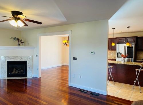 231 Pondview Dr, Springfield MA 01118-1150 exterior