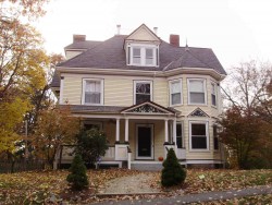 112 Gibbs St, Newton, MA 02459-1928