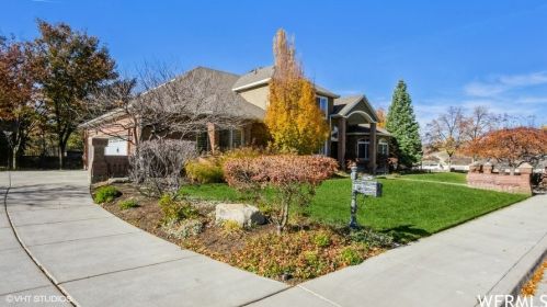 10664 Trailridge Cir, Sandy UT 84092-4758 exterior