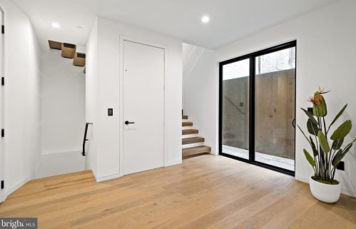 1355 Kater St, Philadelphia PA 19147-1817 exterior