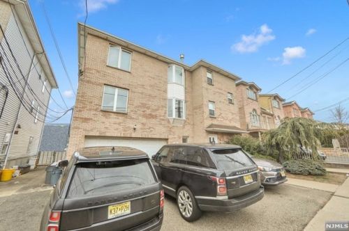 307 7th St, Fairview NJ  07022-1324 exterior