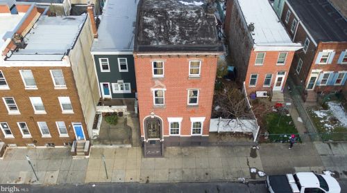 2209 Cumberland St, Philadelphia PA 19125-2204 exterior