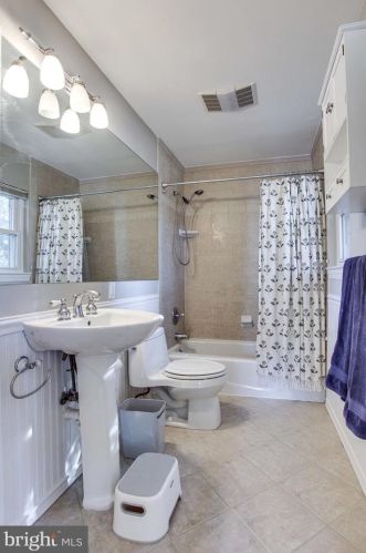 1841 Birch Rd, Mc Lean VA 22101-5317 exterior