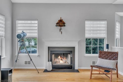 37 Heinrick Way, Bridgewater NJ 08807-5660 exterior