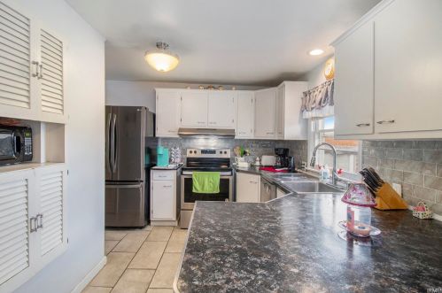 717 12 St, Mishawaka IN 46544-5441 exterior