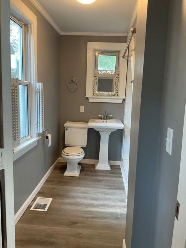 24 Ina St, Springfield MA  01109-2634 exterior