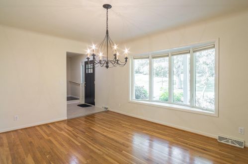 1136 Brewster Rd, Rochester MI 48309-1433 exterior