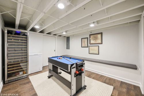 1321 Nelson St, Chicago IL 60657-3103 exterior