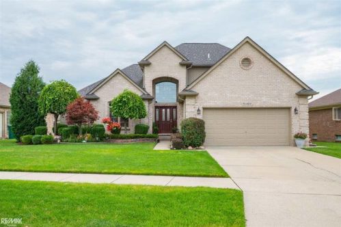 51460 Blue Spruce Dr, Macomb Township, MI 48042-4226