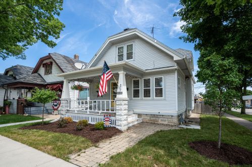 870 75th St, Milwaukee, WI 53214-3013