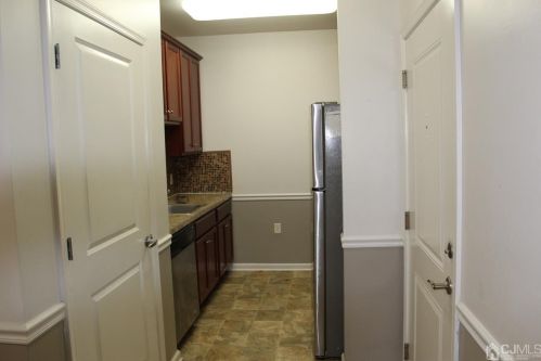 611 Doral Ct, Piscataway NJ  08854-6706 exterior