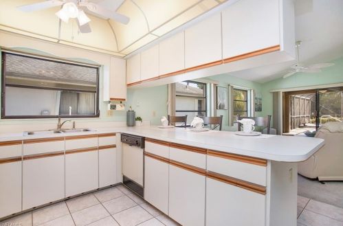 842 99 Ave, Naples FL 34108-2234 exterior