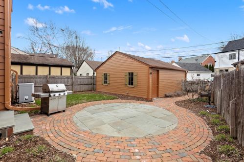 5267 Diversey Blvd, Milwaukee WI 53217-5201 exterior