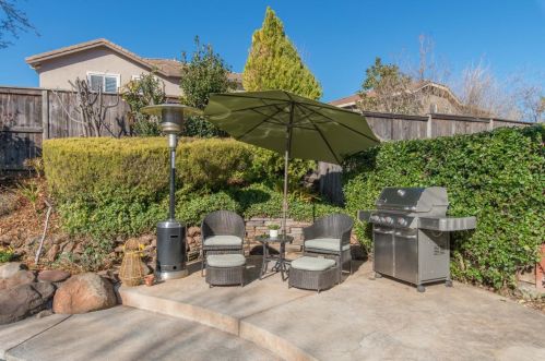 1222 Meredith Way, Folsom CA 95630-7325 exterior